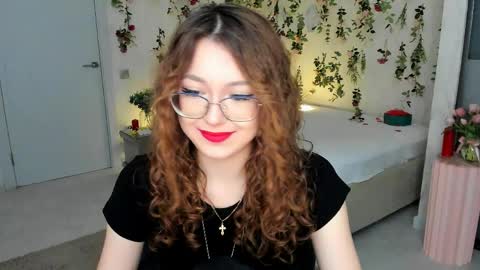 Snapshot of sereneflame chatting on 04/13/26, 04:01 Ophelia online show from 04/13/26, 04:01