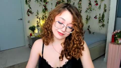 Snapshot of sereneflame chatting on 04/15/26, 04:47 Ophelia online show from 04/15/26, 04:47