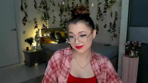 Snapshot of sereneflame chatting on 04/21/26, 04:23 Ophelia online show from 04/21/26, 04:23