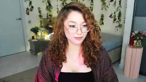 Snapshot of sereneflame chatting on 05/05/26, 04:04 Ophelia online show from 05/05/26, 04:04