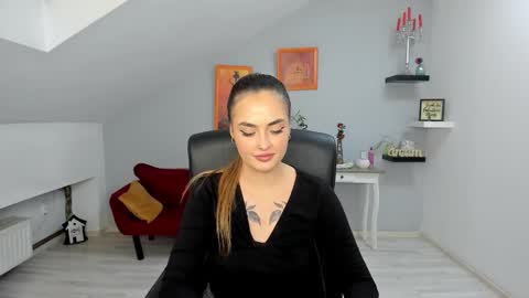 Snapshot of serenlys chatting on 10/26/25, 12:55 serenlys online show from 10/26/25, 12:55