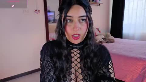 Serenna Cruz online show from 04/28/26, 08:47
