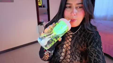 Serenna Cruz online show from 05/22/26, 09:20