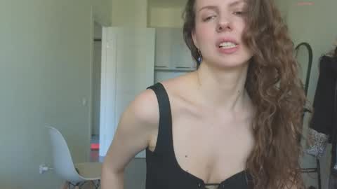Hey Guys and Girls non-binary personalities  Im Sereta online show from 06/07/26, 10:41