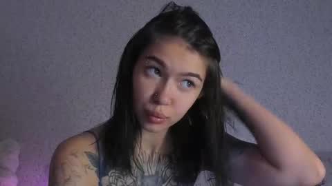 Snapshot of sergantt53 chatting on 09/20/25, 03:18 Ariana online show from 09/20/25, 03:18