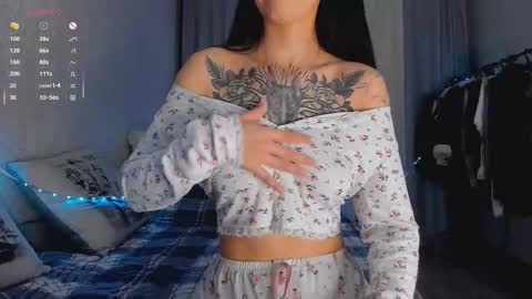 Ariana online show from 11/27/25, 03:36