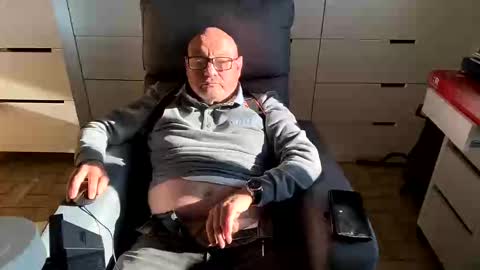 serge8413 online show from 12/30/24, 01:25