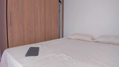 Snapshot of serge_7 chatting on 10/16/25, 05:03 Serge online show from 10/16/25, 05:03