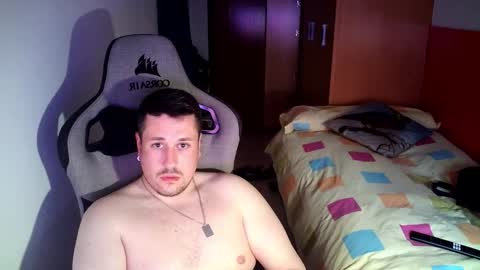 Snapshot of sergio95n chatting on 03/19/26, 05:17 Pollos online show from 03/19/26, 05:17