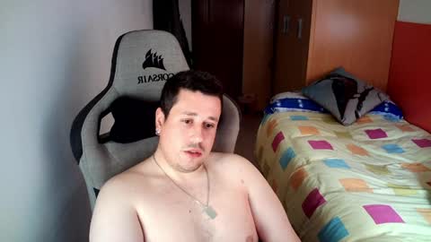 Snapshot of sergio95n chatting on 04/09/26, 04:01 Pollos online show from 04/09/26, 04:01