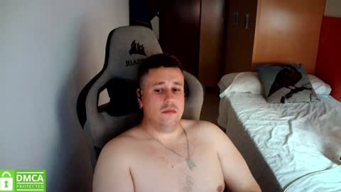 Snapshot of sergio95n chatting on 06/22/26, 05:43 Pollos online show from 06/22/26, 05:43