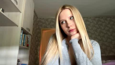 Snapshot of serinalasch chatting on 05/28/26, 07:05 Sofia online show from 05/28/26, 07:05