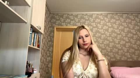 Snapshot of serinalasch chatting on 06/05/26, 07:36 Sofia online show from 06/05/26, 07:36