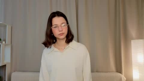 Snapshot of serinazele chatting on 04/11/26, 08:13 Melissa online show from 04/11/26, 08:13