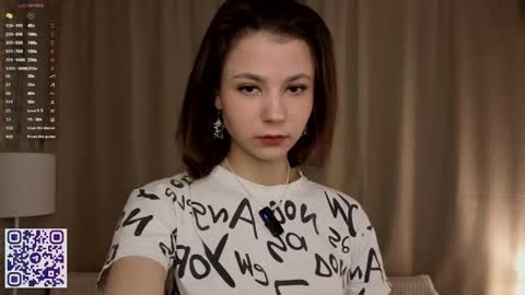 Snapshot of serinazele chatting on 06/07/26, 06:11 Melissa online show from 06/07/26, 06:11