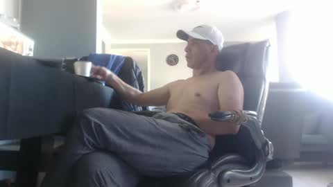 hetero serio discreto online show from 01/14/25, 09:51