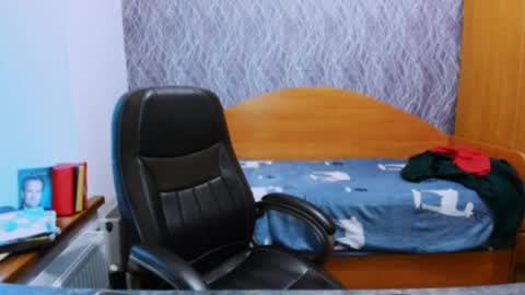 Snapshot of serpenttempter88 chatting on 02/18/25, 07:10 VIOLA online show from 02/18/25, 07:10