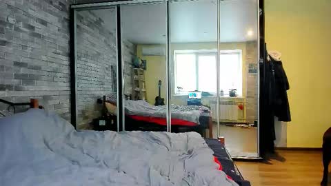 Snapshot of serpenttempter88 chatting on 10/20/25, 05:19 VIOLA online show from 10/20/25, 05:19