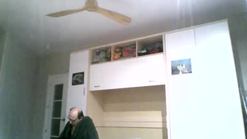 Snapshot of serrano49 chatting on 02/20/26, 05:26 serrano49 online show from 02/20/26, 05:26