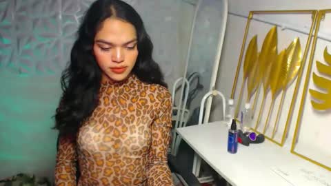 Snapshot of servicedoll18 chatting on 11/27/25, 04:42 Bella online show from 11/27/25, 04:42