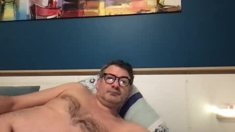 Snapshot of sesamechris92 chatting on 01/09/25, 06:59 sesamechris92 online show from 01/09/25, 06:59