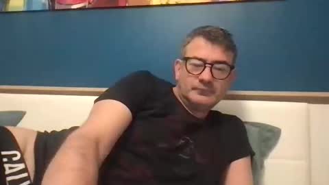 Snapshot of sesamechris92 chatting on 03/11/25, 06:53 sesamechris92 online show from 03/11/25, 06:53