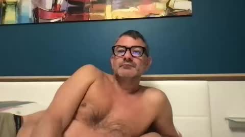 Snapshot of sesamechris92 chatting on 09/09/25, 06:35 sesamechris92 online show from 09/09/25, 06:35