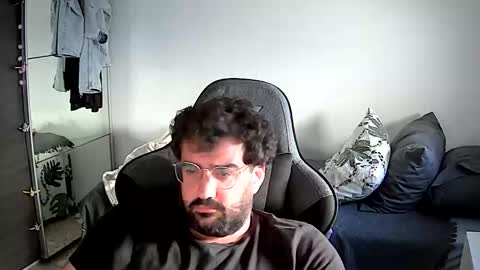 Snapshot of setema chatting on 11/04/25, 04:17 StorPikk online show from 11/04/25, 04:17