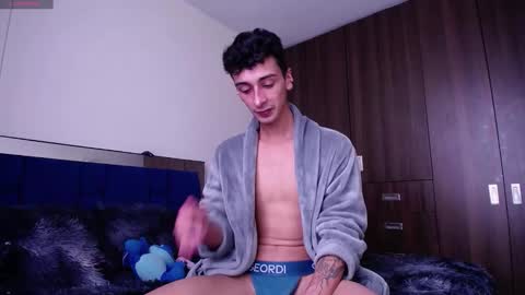 Snapshot of seth_swet chatting on 10/17/25, 07:49 seth online show from 10/17/25, 07:49