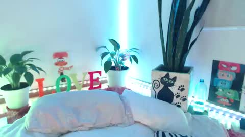 Snapshot of seuctive_woman57 chatting on 09/30/25, 12:15 samy online show from 09/30/25, 12:15