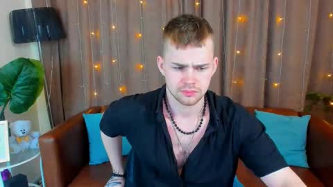 Snapshot of sevans14 chatting on 01/07/25, 09:25 SevanS14 online show from 01/07/25, 09:25