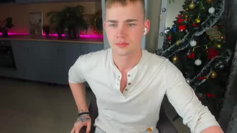 Snapshot of sevans14 chatting on 01/09/25, 12:35 SevanS14 online show from 01/09/25, 12:35