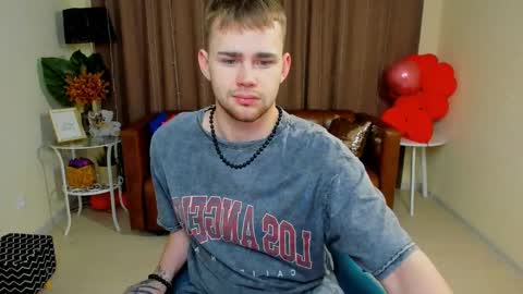 Snapshot of sevans14 chatting on 02/16/25, 10:43 SevanS14 online show from 02/16/25, 10:43