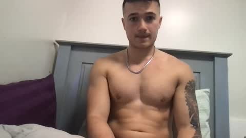 seveninchsteve_ online show from 03/04/25, 09:43