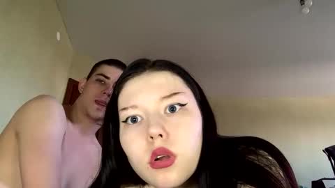 Julie and Max online show from 10/24/25, 09:06