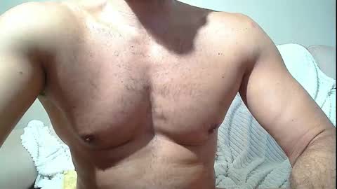 Snapshot of sex_machine_19 chatting on 10/26/25, 11:49 SEX MACHINE 19 online show from 10/26/25, 11:49