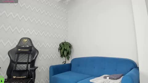 Snapshot of sex_puma chatting on 11/21/25, 06:06 sex_puma online show from 11/21/25, 06:06