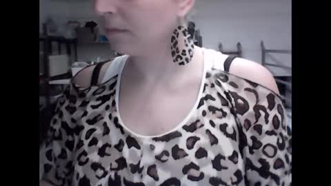 Snapshot of sexcoppia_24 chatting on 10/29/25, 11:01 sexcoppia_24 online show from 10/29/25, 11:01