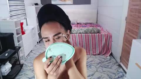 Snapshot of sexcum_trendingts_now chatting on 04/22/26, 01:30 MS Anna online show from 04/22/26, 01:30