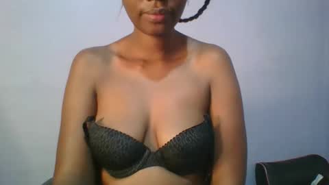 Snapshot of sexie_love chatting on 09/17/25, 01:29 Nancy online show from 09/17/25, 01:29