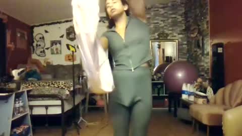 Snapshot of sexiwhiskey699 chatting on 10/05/25, 05:17 sexiwhiskey699 online show from 10/05/25, 05:17