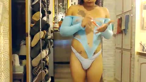 Snapshot of sexiwhiskey699 chatting on 11/09/25, 01:48 sexiwhiskey699 online show from 11/09/25, 01:48