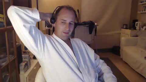 Snapshot of sexlobo1 chatting on 02/02/25, 12:40 Sexlobo online show from 02/02/25, 12:40