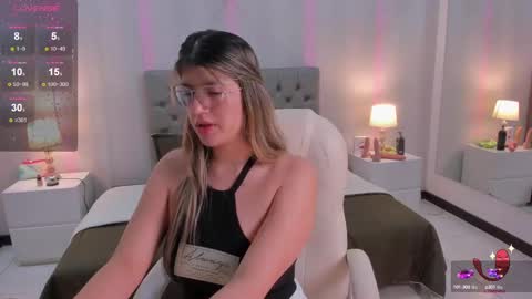 Snapshot of sexmilla_ chatting on 03/04/25, 10:05 My name is sexmilla Dont forget to follow me online show from 03/04/25, 10:05
