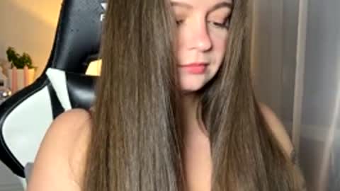 Snapshot of sexmoon11 chatting on 11/24/25, 02:50 My name is Mia whats yours online show from 11/24/25, 02:50