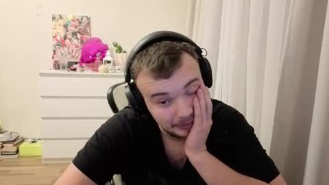 Snapshot of sexmoon11 chatting on 12/01/25, 01:49 My name is Mia whats yours online show from 12/01/25, 01:49