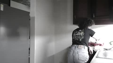 Snapshot of sexnchocolate chatting on 02/06/25, 05:25 Trixy Rose online show from 02/06/25, 05:25
