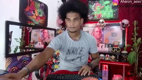 Snapshot of sexo_aharon chatting on 11/15/25, 03:48 Aharon ravelo online show from 11/15/25, 03:48