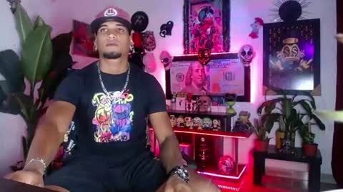 Aharon  ravelo online show from 06/14/26, 04:47