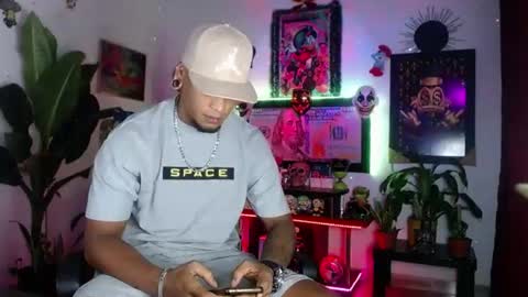 Aharon  ravelo online show from 06/15/26, 03:53